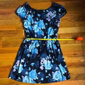 Floral fully lined dress size 3